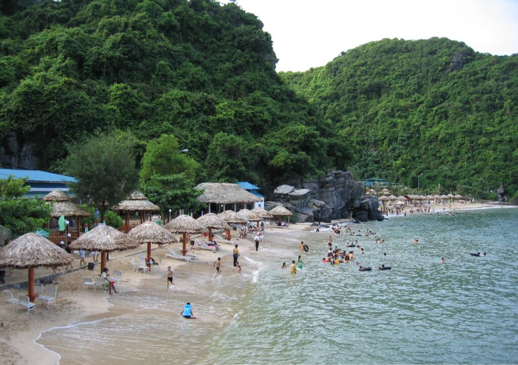 cat ba beach