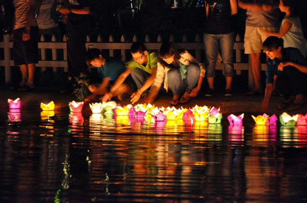 lotus lantern in hoai river