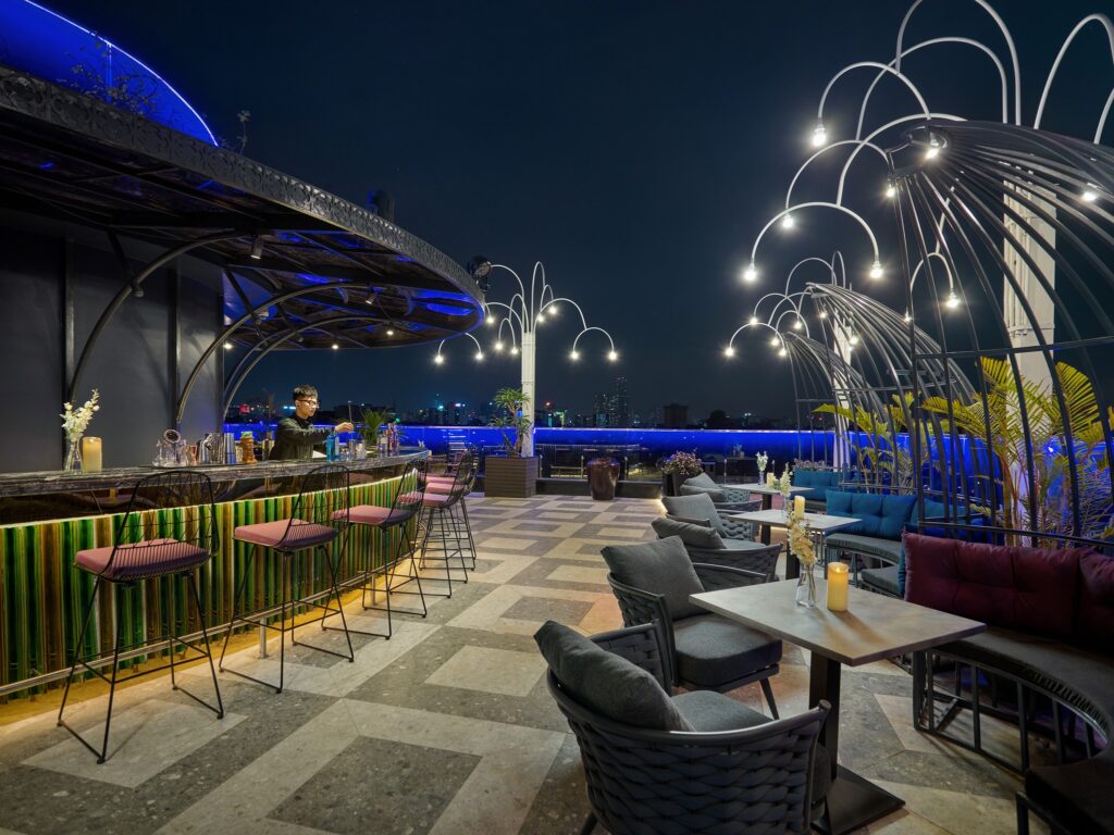 AIRA Sky Bar & Lounge